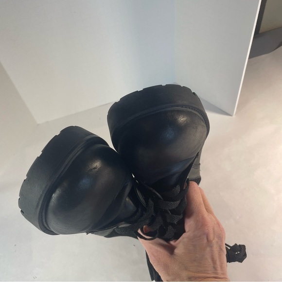 Steve Madden Holten black combat sock boot size 11, sporty, edgy, ultra-cool. - Picture 8 of 10